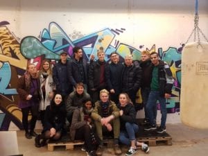 Elever fra faget Gør en forskel får besøg i Street Lab af Uffe Elbæk