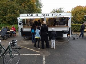 Eleverne i faget Gør en forskel bruger deres Pop Up Food Truck til mange arrangementer