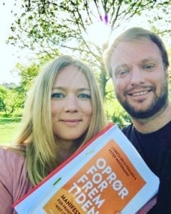 Politiklærer på Grundtvigs Højskole, Peter Westermann, har skrevet bogen "oprør for fremtiden" sammen med Lisbeth Bech Poulsen