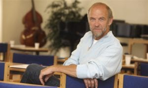 Komponist Erik Sommer er vært ved syng, spis og snak på Grundtvigs Højskole